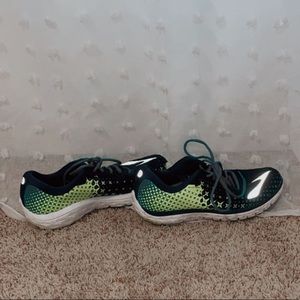 Blue tennis shoes